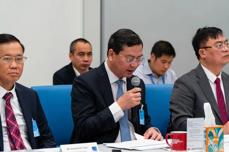 Phó Chủ tịch Ủy ban nhân dân Thành phố Nguyễn Công Vinh tại buổi làm việc với các công ty công nghệ và doanh nghiệp Mỹ tại San Francisco.