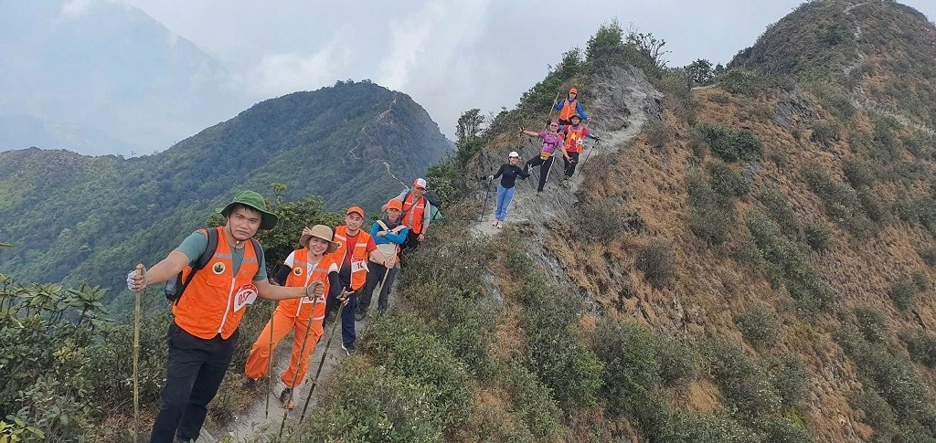 'Bước chân trên mây 2026': Chinh phục con đường đá cổ Pavi, quảng bá giá trị di sản và du lịch Lai Châu