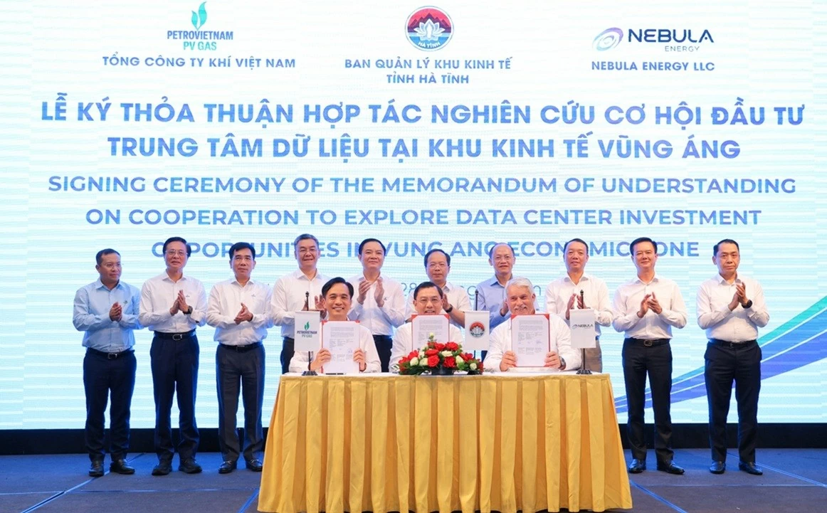 Tỉnh Hà Tĩnh và Petrovietnam thống nhất định hướng triển khai các dự án trọng điểm
