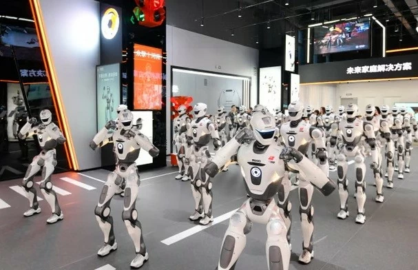 Trung Quốc phản pháo quyết định của Mỹ cấm robot hình người, dọa kiên quyết đáp trả