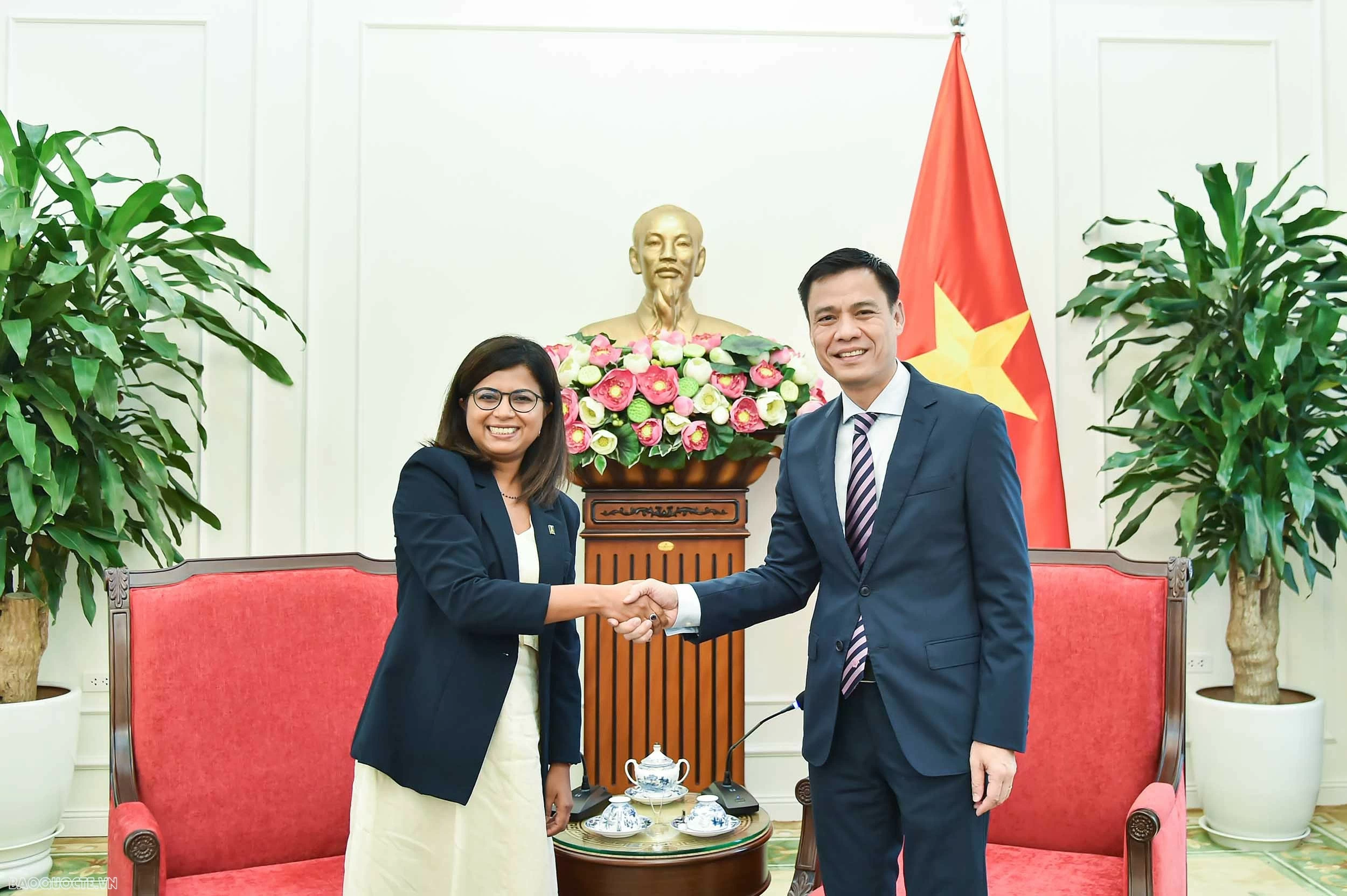Thứ trưởng Ngoại giao Đặng Hoàng Giang tiếp Giám đốc Quốc gia mới của IFAD tại Việt Nam