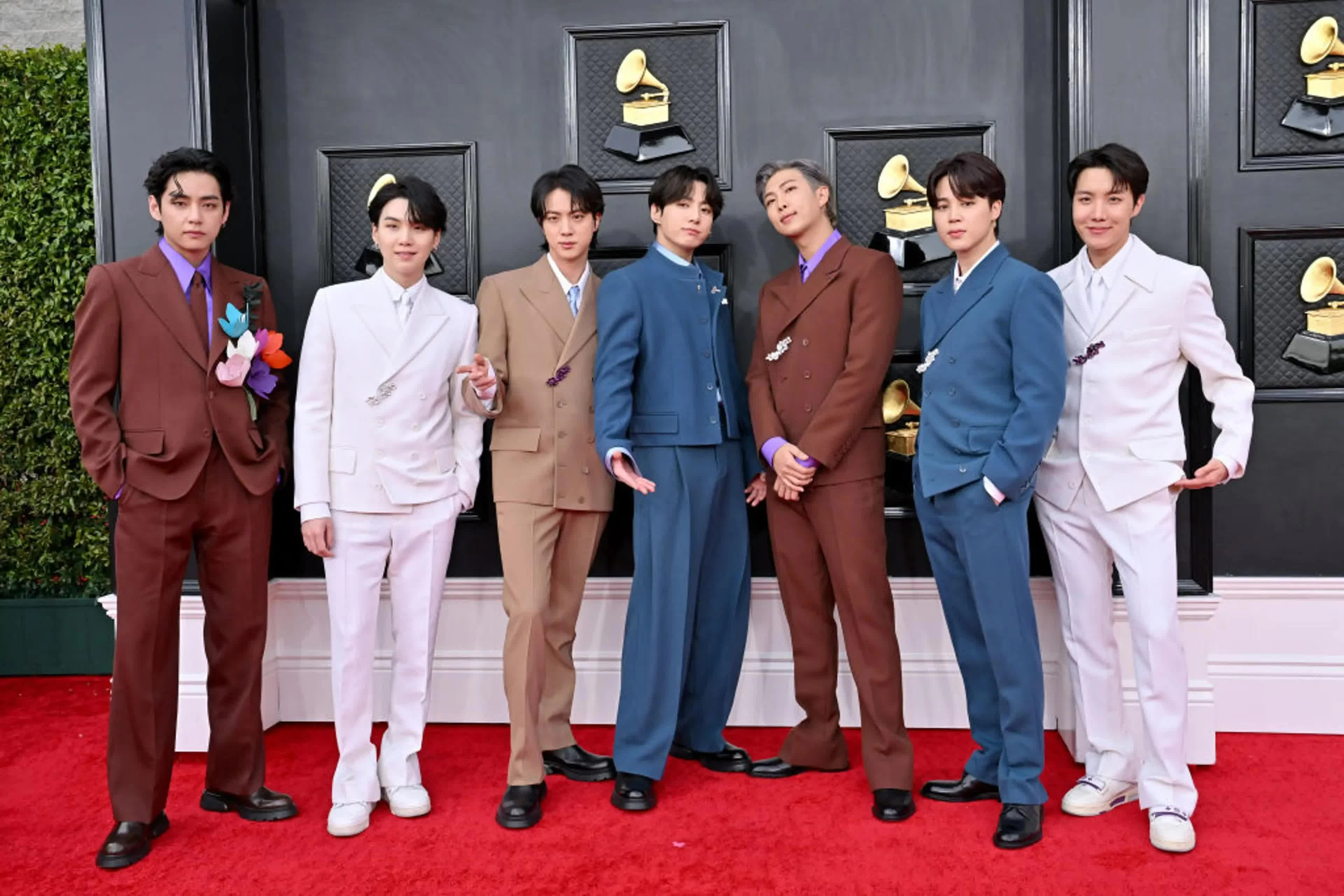 Bảy thành viên BTS đồng loạt thông báo sẽ không gửi tác phẩm tham dự Lễ trao giải Grammy lần thứ 69. (Nguồn: TIME) Bảy thành viên BTS đồng loạt thông báo sẽ không gửi tác phẩm tham dự Lễ trao giải Grammy lần thứ 69. (Nguồn: TIME)