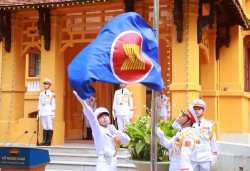 Lễ thượng cờ ASEAN: Việt Nam cam kết chung sức xây dựng Cộng đồng ASEAN vững mạnh