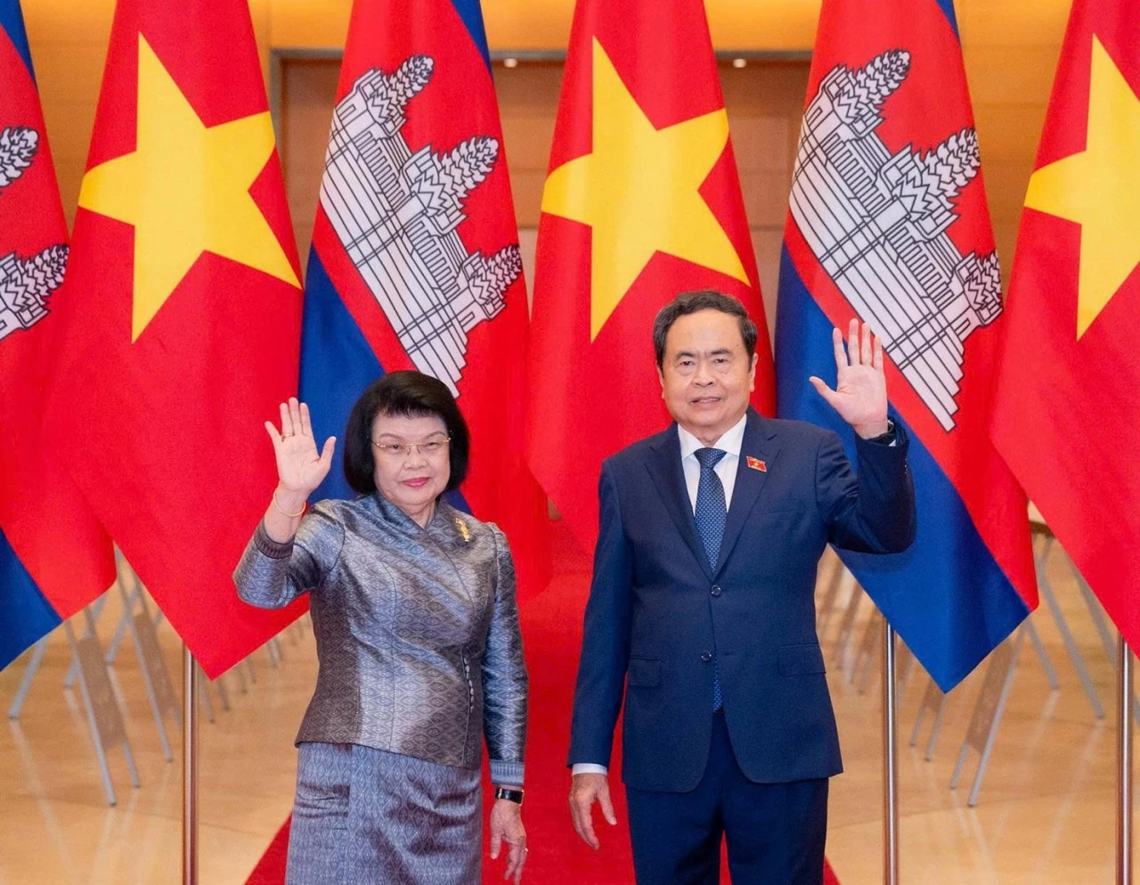 Chủ tịch Quốc hội Trần Thanh Mẫn và Chủ tịch Quốc hội Campuchia Khuon Sudary. (Nguồn: Quochoi.vn)