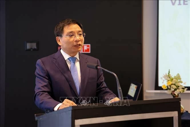 Phó Thủ tướng Chính phủ Nguyễn Văn Thắng đã chủ trì cuộc tọa đàm với các doanh nghiệp hàng đầu của Hà Lan, ngày 30/7. (Nguồn: TTXVN) Phó Thủ tướng Chính phủ Nguyễn Văn Thắng đã chủ trì cuộc tọa đàm với các doanh nghiệp hàng đầu của Hà Lan, ngày 30/7. (Nguồn: TTXVN)