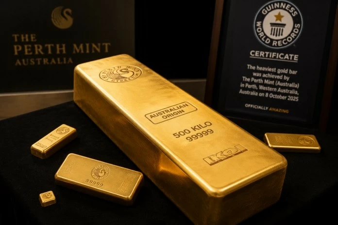 Xưởng đúc tiền Perth lập kỷ lục Guinness với thỏi vàng nặng 521kg. Ảnh: theindiansun.com.au Xưởng đúc tiền Perth lập kỷ lục Guinness với thỏi vàng nặng 521kg. Ảnh: theindiansun.com.au