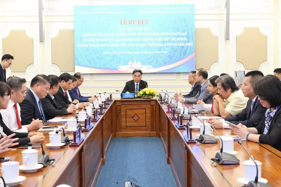 Hệ thống ngoại vụ địa phương - mắt xích của ngoại giao toàn diện