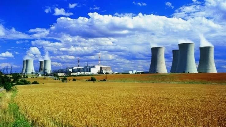 Nhà máy điện hạt nhân Paks, nguồn cung gần một nửa sản lượng điện của Hungary, sẽ lần đầu tiên ngừng hoạt động hoàn toàn kể từ khi đi vào vận hành năm 1982 do mực nước sông Danube xuống thấp kỷ lục. (Nguồn: The Critical Communications Association) Nhà máy điện hạt nhân Paks, nguồn cung gần một nửa sản lượng điện của Hungary, sẽ lần đầu tiên ngừng hoạt động hoàn toàn kể từ khi đi vào vận hành năm 1982 do mực nước sông Danube xuống thấp kỷ lục. (Nguồn: The Critical Communications Association)