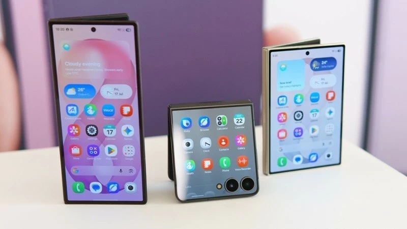 Samsung tiếp tục hoàn thiện One UI 9.0 với loạt cải tiến hướng đến bảo mật và nâng cao trải nghiệm người dùng. Samsung tiếp tục hoàn thiện One UI 9.0 với loạt cải tiến hướng đến bảo mật và nâng cao trải nghiệm người dùng.