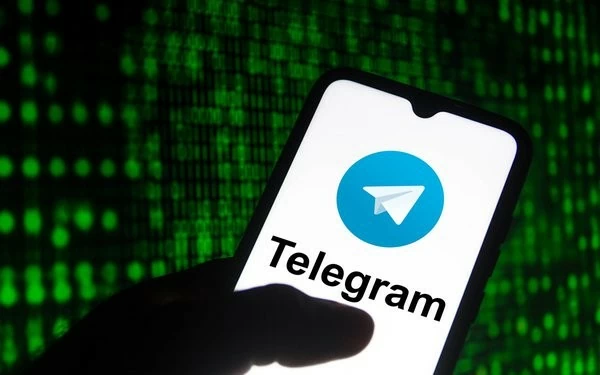 Người dùng Telegram được Campuchia khuyến cáo không mở các liên kết và tệp tin đáng ngờ nhằm phòng ngừa nguy cơ nhiễm mã độc, mất quyền kiểm soát tài khoản và thiệt hại tài chính. (Nguồn: MediaPost)