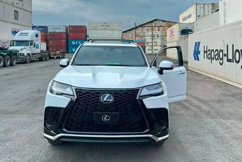Lexus LX 700h đã có mặt tại cảng trước khi hoàn tất các thủ tục đưa ra thị trường. Lexus LX 700h đã có mặt tại cảng trước khi hoàn tất các thủ tục đưa ra thị trường.