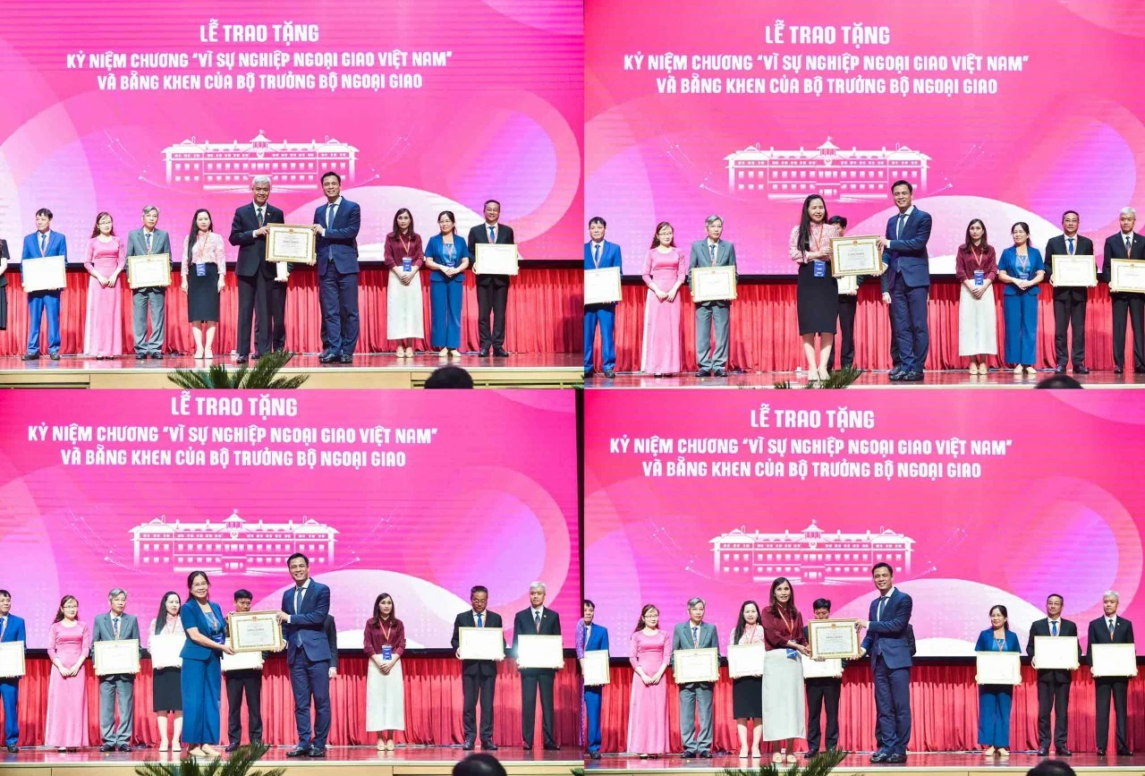 Lễ trao tặng Kỷ niệm chương “Vì sự nghiệp Ngoại giao Việt Nam” và Bằng khen của Bộ trưởng Ngoại giao