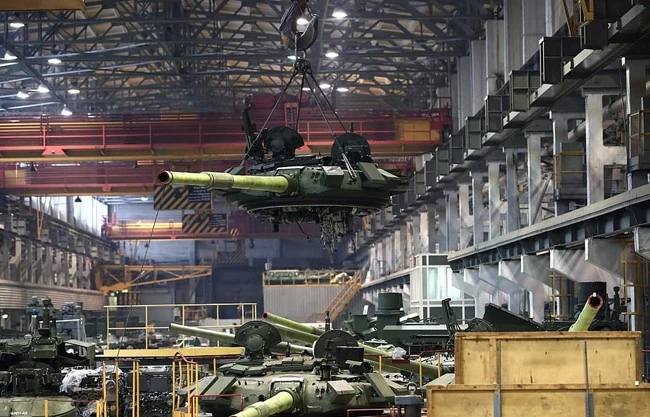 Ukraine mở rộng lệnh trừng phạt nhằm vào tổ hợp quốc phòng Nga. (Nguồn: TASS)
