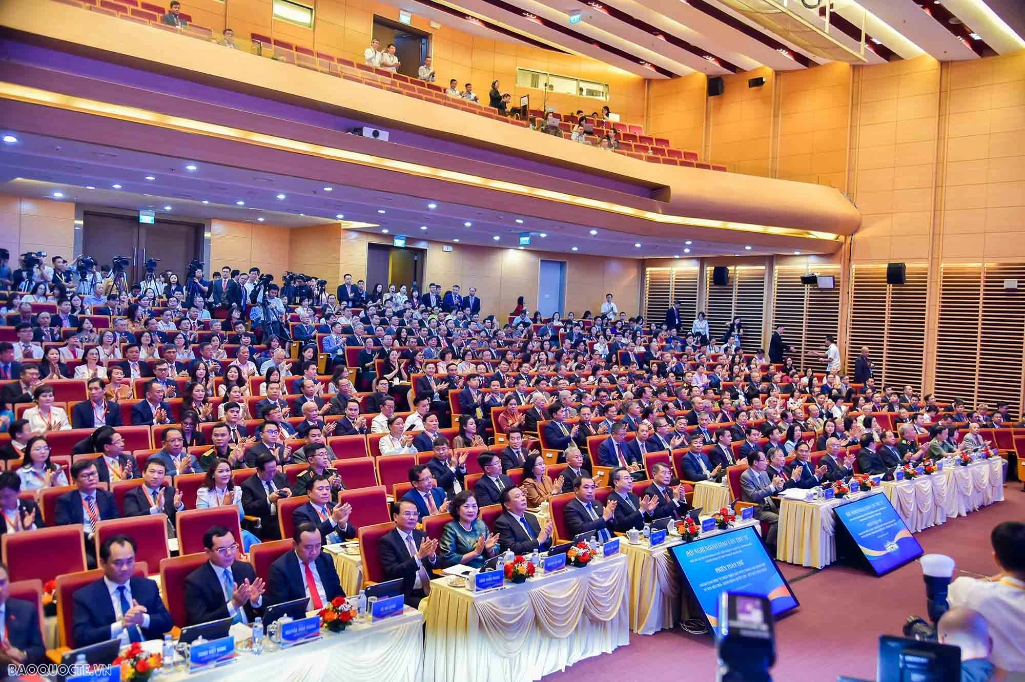 Bộ Tài chính cam kết phối hợp chặt chẽ, trực tiếp và có trách nhiệm đến cùng với Bộ Ngoại giao