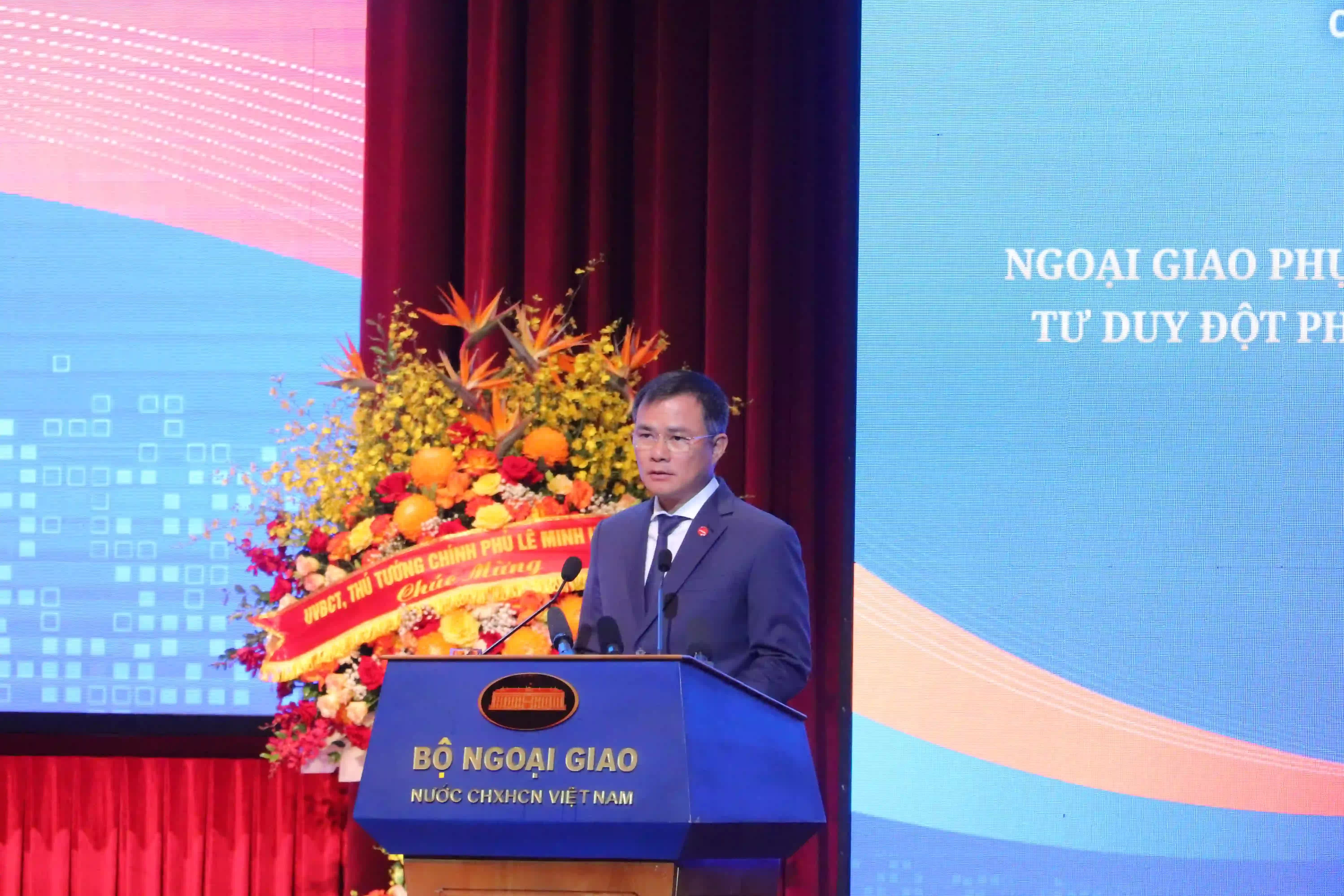 Toàn cảnh Phiên toàn thể về Ngoại giao phục vụ phát triển đất nước trong giai đoạn mới