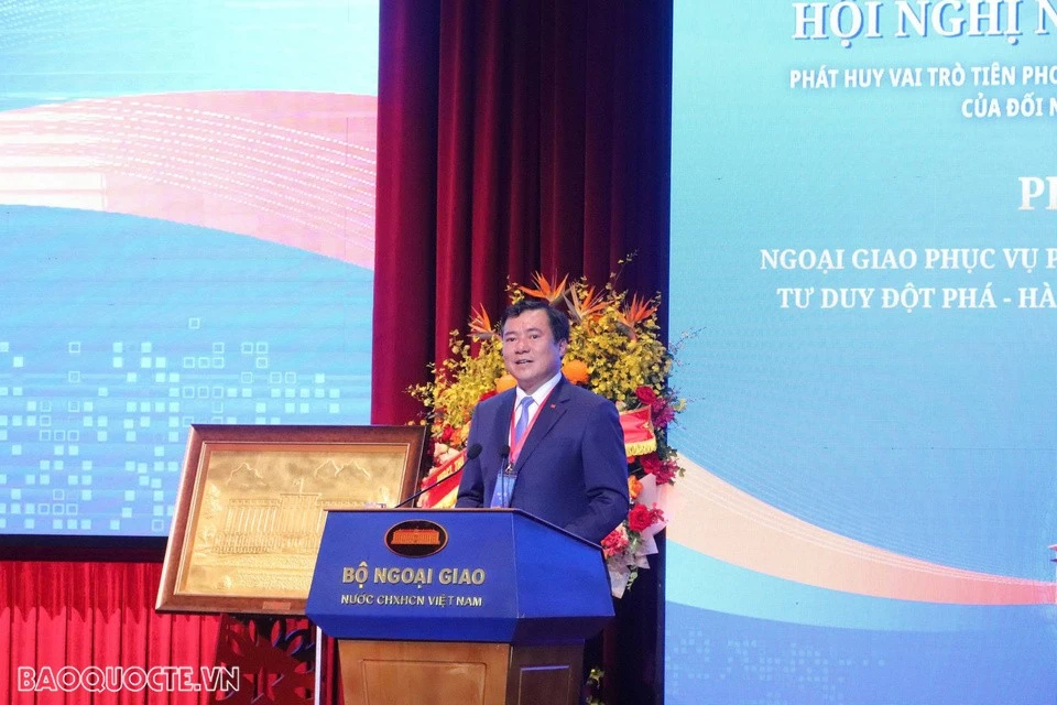 Toàn cảnh Phiên toàn thể về Ngoại giao phục vụ phát triển đất nước trong giai đoạn mới