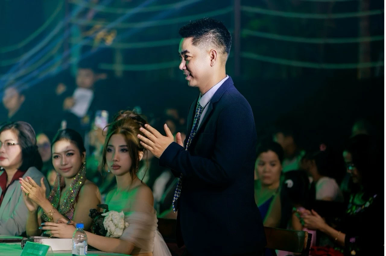 Người đứng sau đêm Chung kết toàn quốc Hoa hậu Quốc dân Việt Nam 2026 Người đứng sau đêm Chung kết toàn quốc Hoa hậu Quốc dân Việt Nam 2026
