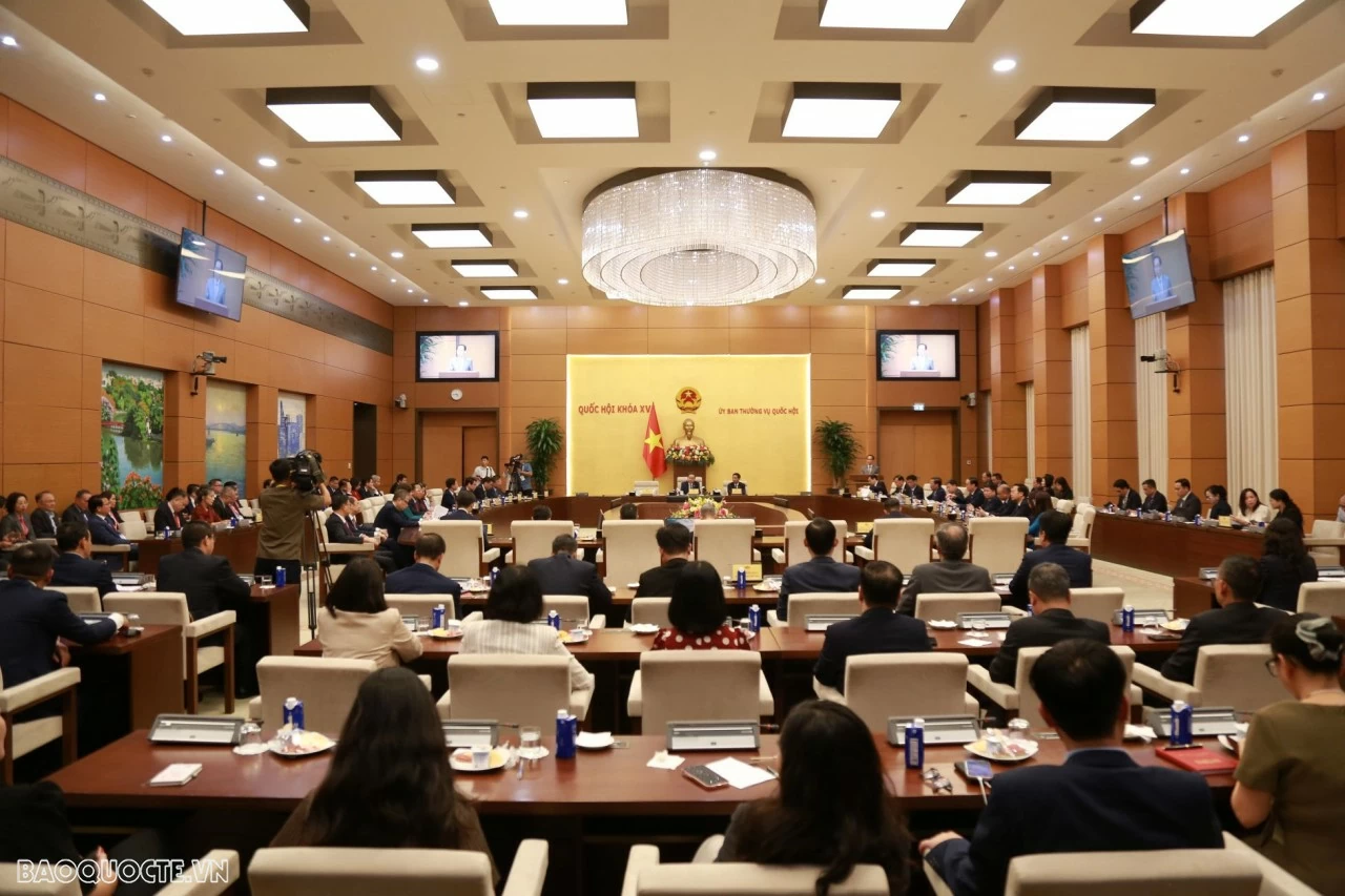 Chủ tịch Quốc hội Trần Thanh Mẫn làm việc với các Trưởng cơ quan đại diện Việt Nam ở nước ngoài Chủ tịch Quốc hội Trần Thanh Mẫn làm việc với các Trưởng cơ quan đại diện Việt Nam ở nước ngoài