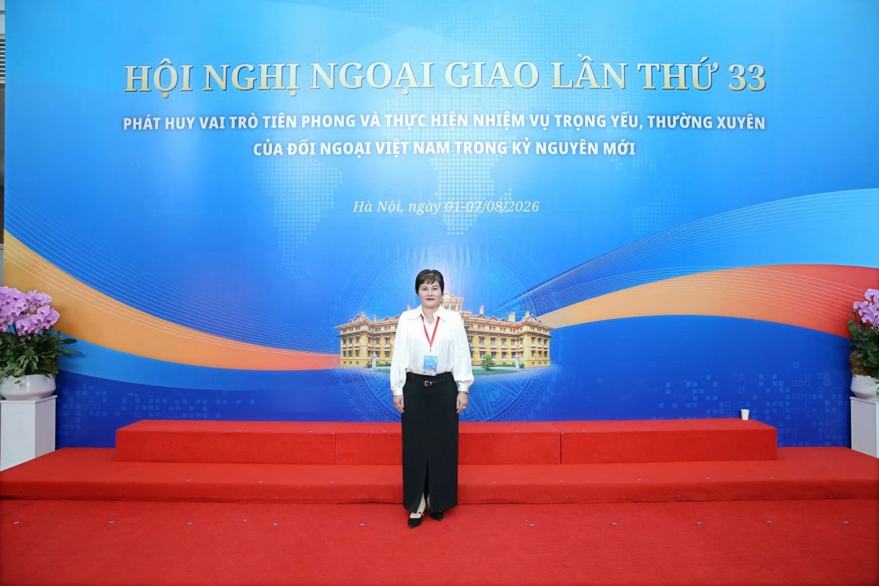 Ủy viên Ban Thường vụ Tổng hội Người Việt Nam tại Lào, Phó Chủ tịch Hiệp hội Doanh nhân Việt Nam ở nước ngoài Phạm Thị Minh Hường 
