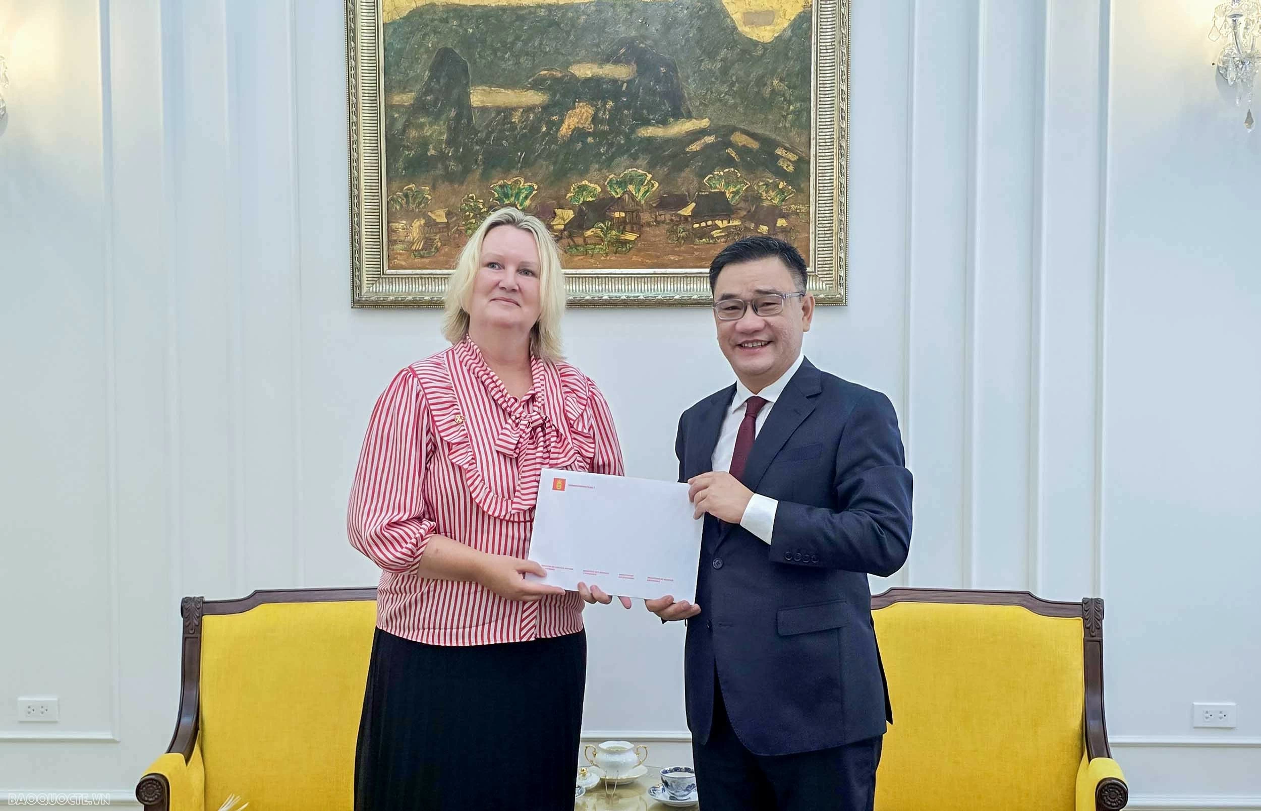 Bộ Ngoại giao tiếp nhận bản sao Thư ủy nhiệm bổ nhiệm Đại sứ Đan Mạch tại Việt Nam