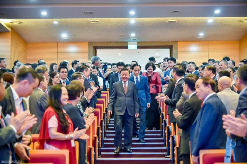 Thường trực Ban Bí thư Trần Cẩm Tú thăm Singapore: Khởi động đường ray chiến lược mới, nâng cấp hệ sinh thái đối thoại đa tầng Việt Nam-Singapore Thường trực Ban Bí thư Trần Cẩm Tú thăm Singapore: Khởi động đường ray chiến lược mới, nâng cấp hệ sinh thái đối thoại đa tầng Việt Nam-Singapore