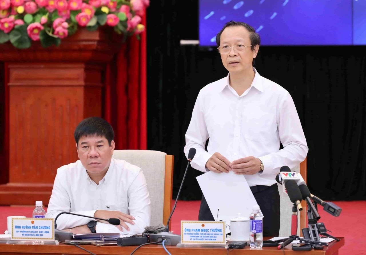 Bộ GD&ĐT: Sai phạm ở Tuyên Quang rất buồn, 328 thí sinh sẽ thi lại và được xét tuyển đại học riêng Bộ GD&ĐT: Sai phạm ở Tuyên Quang rất buồn, 328 thí sinh sẽ thi lại và được xét tuyển đại học riêng