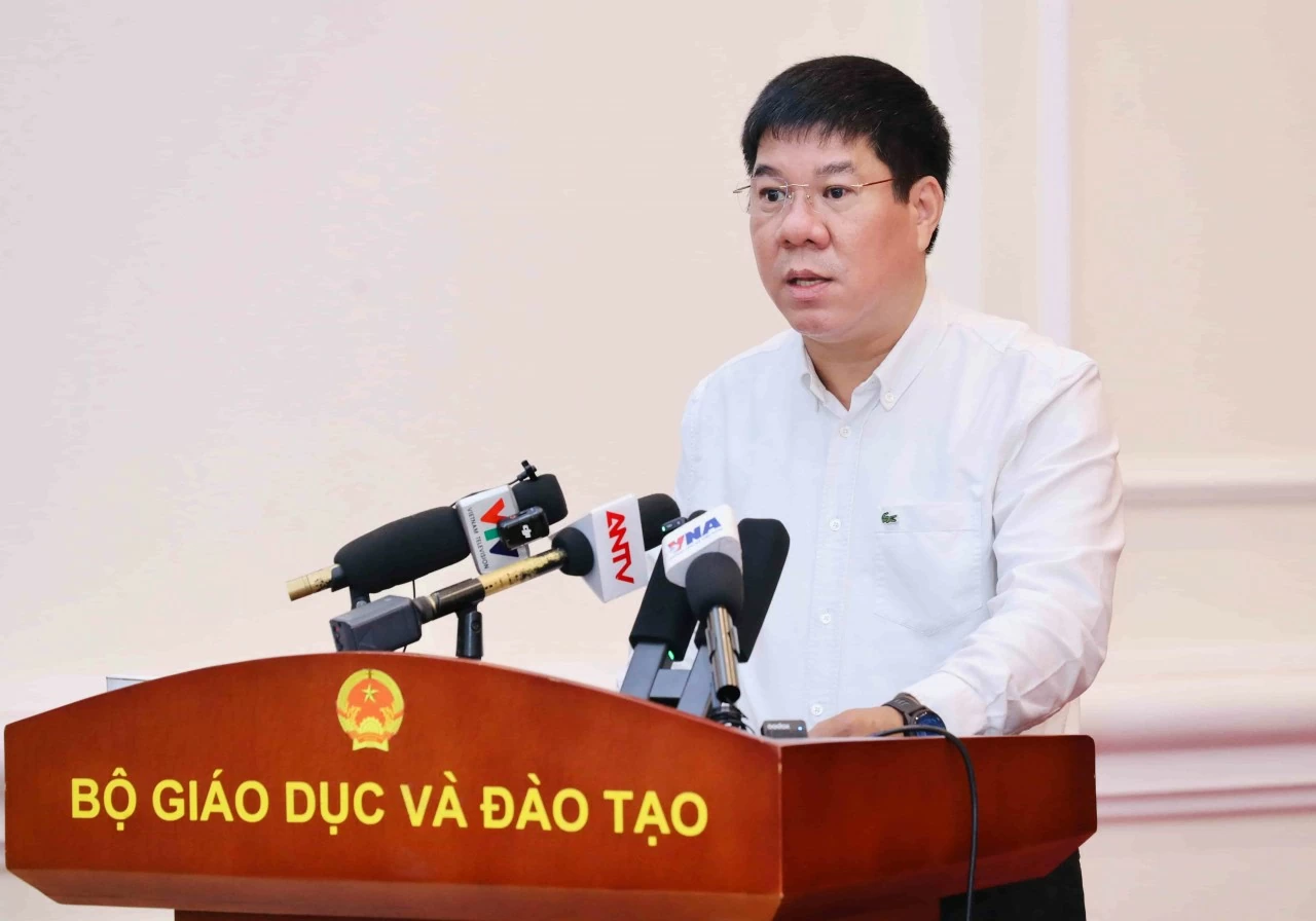 Bộ GD&ĐT: Sai phạm ở Tuyên Quang rất buồn, 328 thí sinh sẽ thi lại và được xét tuyển đại học riêng Bộ GD&ĐT: Sai phạm ở Tuyên Quang rất buồn, 328 thí sinh sẽ thi lại và được xét tuyển đại học riêng
