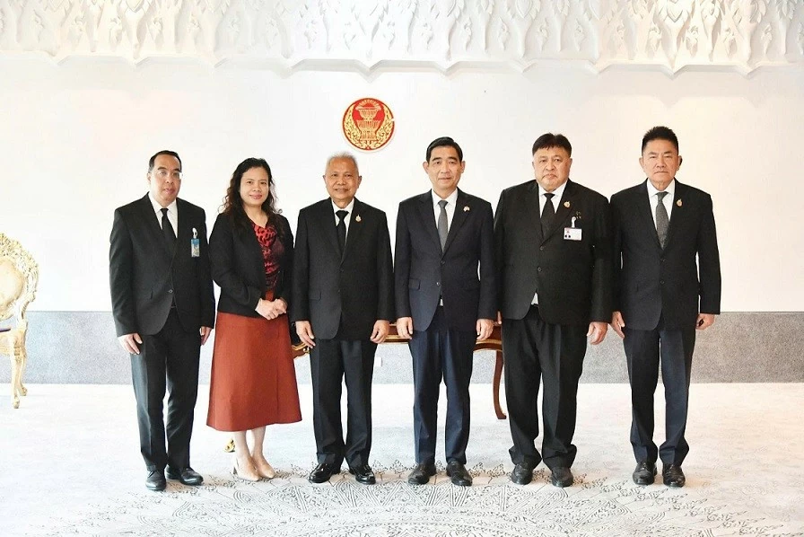 hủ tịch Quốc hội kiêm Chủ tịch Hạ viện Thái Lan Sophon Zaram tiếp Đại sứ Việt Nam tại Thái Lan.