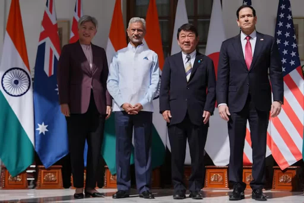 Ngoại trưởng Australia Penny Wong, Ngoại trưởng Ấn Độ Subrahmanyam Jaishankar, Ngoại trưởng Nhật Bản Toshimitsu Motegi và Ngoại trưởng Mỹ Marco Rubio tham dự cuộc họp Bộ tứ (Quad) tại New Delhi, Ấn Độ, ngày 26/5 qua. (Nguồn: Asia Times)