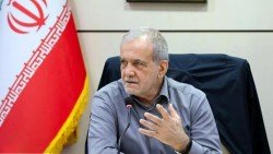 Tổng thống Iran tuyên bố nên 'chấm dứt xung đột' ngay lập tức, giới chức quân sự cảnh báo về hậu quả của tính toán sai lầm