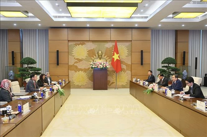 Chủ tịch Quốc hội Trần Thanh Mẫn tiếp Đại sứ Malaysia Tan Yang Thai chào từ biệt Chú thích ảnh