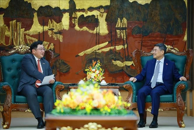 Thủ tướng Lê Minh Hưng tiếp Đại sứ Malaysia chào từ biệt Chú thích ảnh