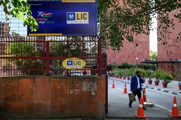 Điều gì đứng sau làn sóng bán cổ phần doanh nghiệp nhà nước của Ấn Độ? Điều gì đứng sau làn sóng bán cổ phần doanh nghiệp nhà nước của Ấn Độ?