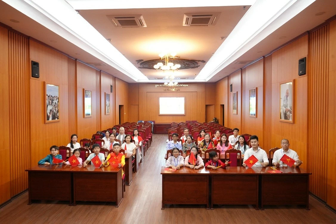 Dấu chân về nguồn trên miền di sản Thăng Long - Kinh Bắc