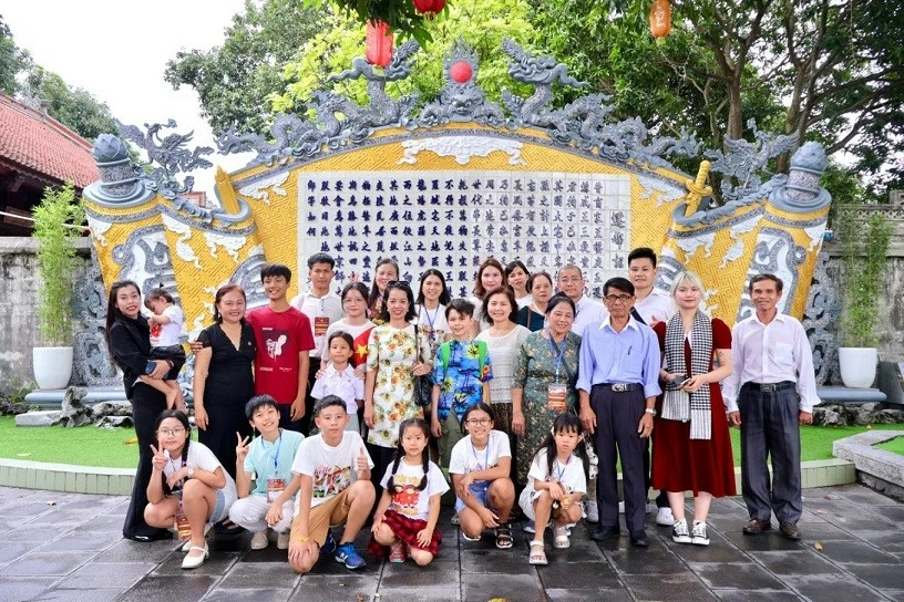 Dấu chân về nguồn trên miền di sản Thăng Long - Kinh Bắc