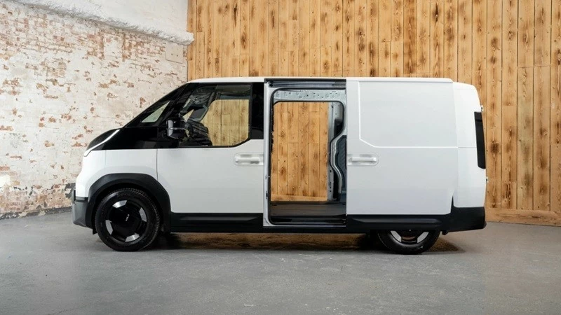 Phía bên của Kia PV5 Cargo. Phía bên của Kia PV5 Cargo.