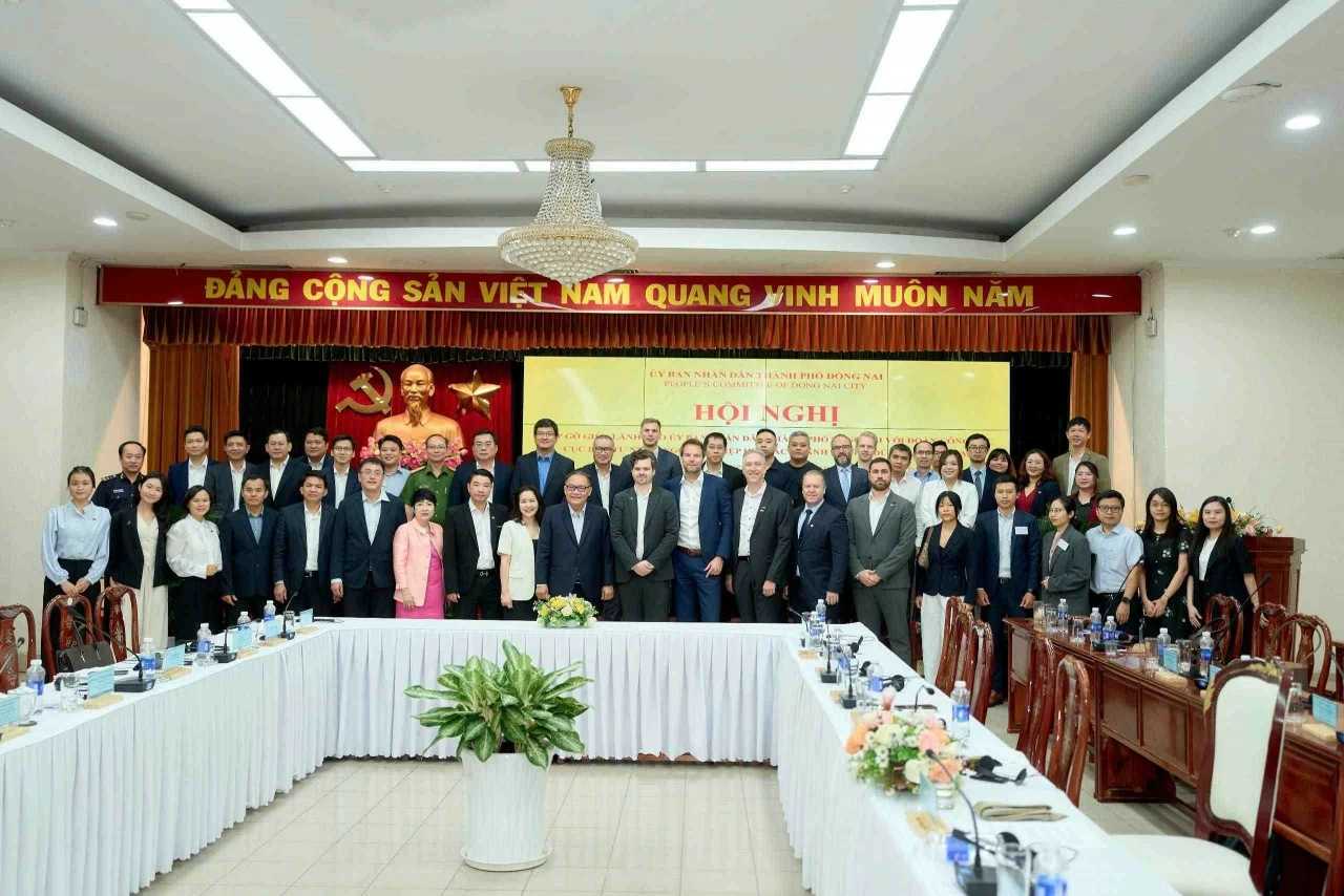 Lãnh đạo các cơ quan, đơn vị cùng đại diện gần 40 doanh nghiệp Đức tham dự hội nghị. (Nguồn: GBA) Lãnh đạo các cơ quan, đơn vị cùng đại diện gần 40 doanh nghiệp Đức tham dự hội nghị. (Nguồn: GBA)