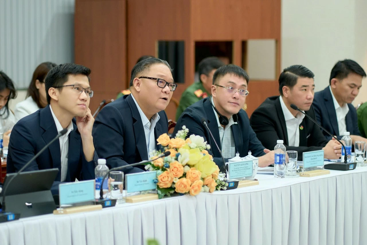 Lãnh đạo UBND thành phố Đồng Nai phát biểu tại Hội nghị gặp gỡ doanh nghiệp Đức ngày 6/8. (Nguồn: GBA) Lãnh đạo UBND thành phố Đồng Nai phát biểu tại Hội nghị gặp gỡ doanh nghiệp Đức ngày 6/8. (Nguồn: GBA)