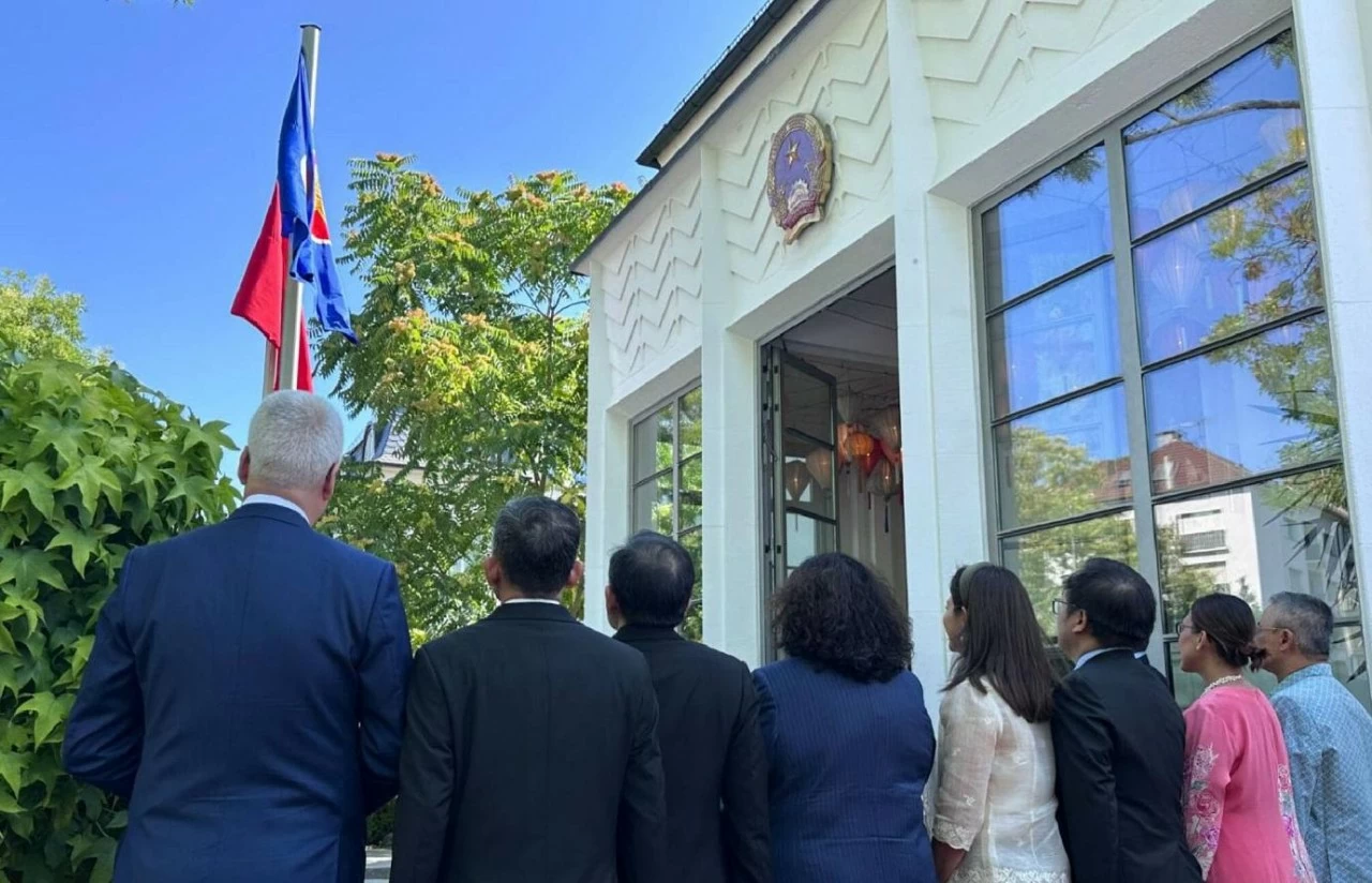 Trang trọng Lễ thượng cờ ASEAN tại Frankfurt am Main