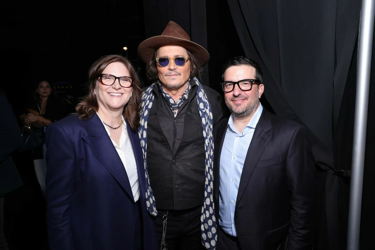 Johnny Depp tái xuất trong ‘Phép màu đêm Giáng sinh’ Johnny Depp tái xuất trong ‘Phép màu đêm Giáng sinh’
