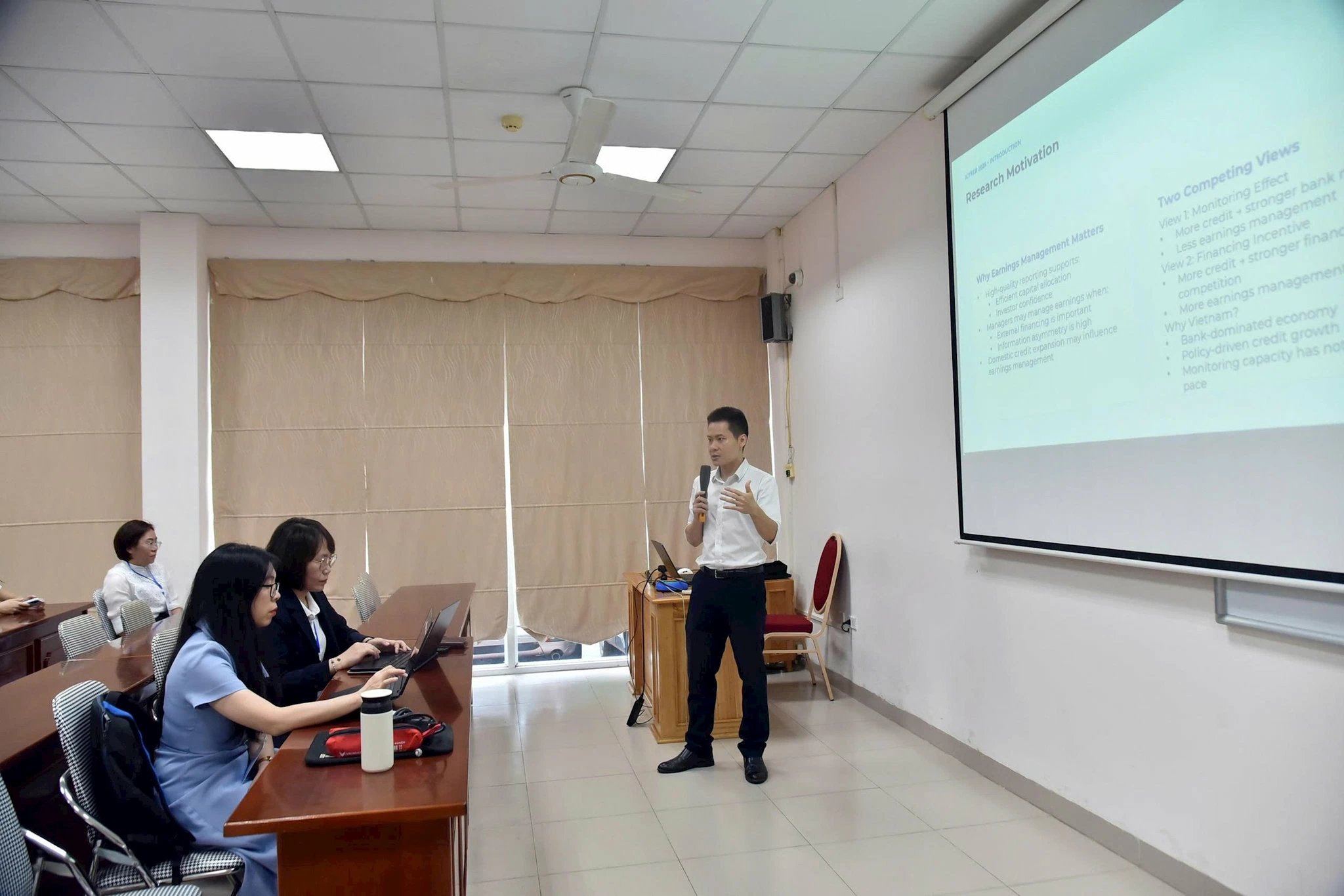 Diễn đàn học thuật dành cho các nhà khoa học trẻ khối kinh tế, kinh doanh Diễn đàn học thuật dành cho các nhà khoa học trẻ khối kinh tế, kinh doanh