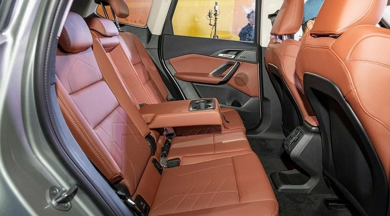 Hàng ghế sau của BMW X1. Hàng ghế sau của BMW X1.