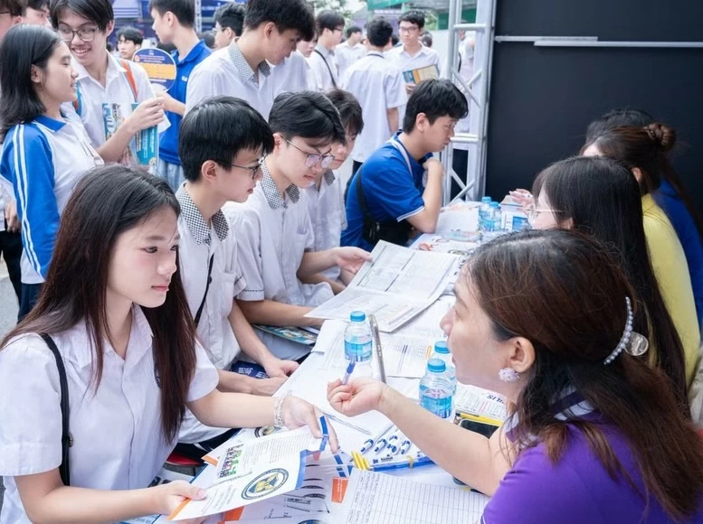 Điểm chuẩn đại học 2026 phân hóa mạnh giữa các nhóm ngành Điểm chuẩn đại học 2026 phân hóa mạnh giữa các nhóm ngành