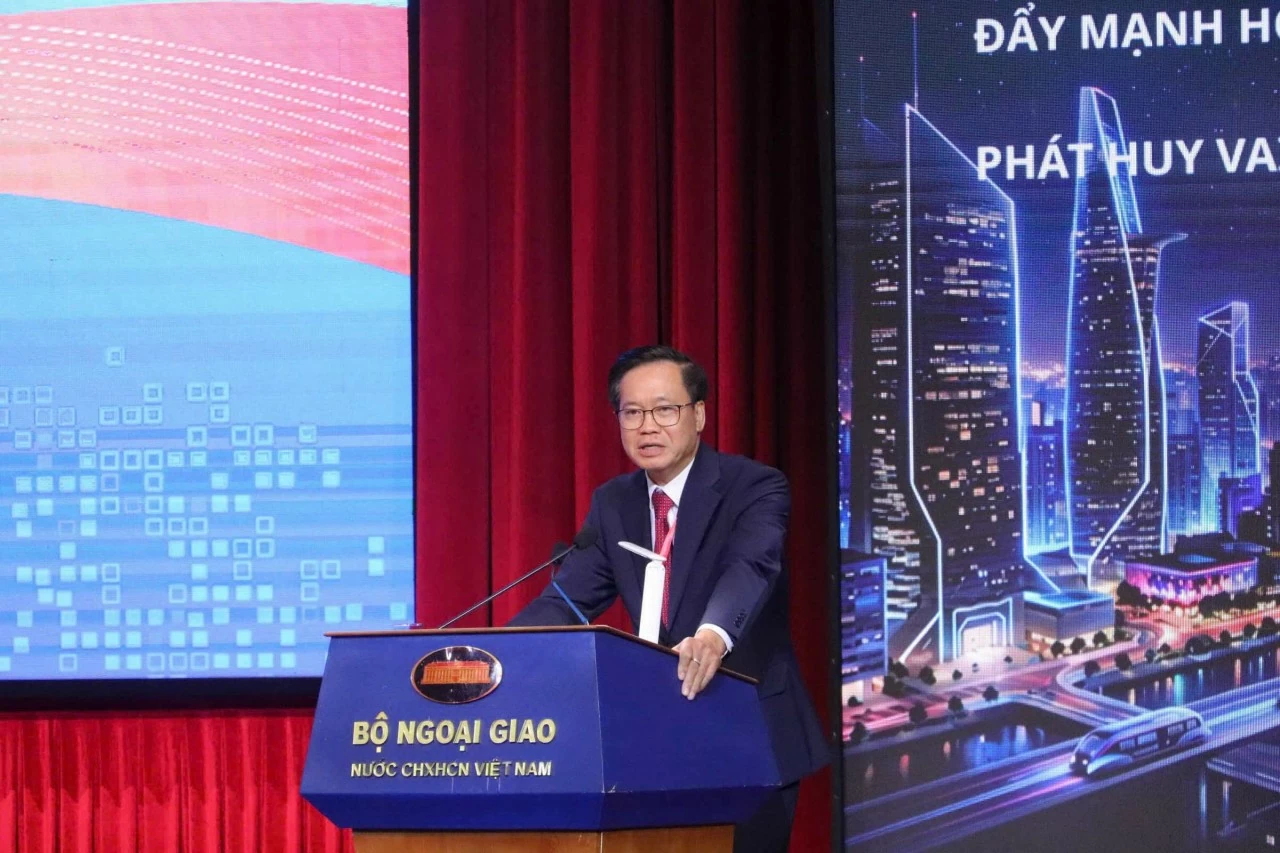 Mở rộng không gian cống hiến cho cộng đồng người Việt Nam ở nước ngoài Mở rộng không gian cống hiến cho cộng đồng người Việt Nam ở nước ngoài