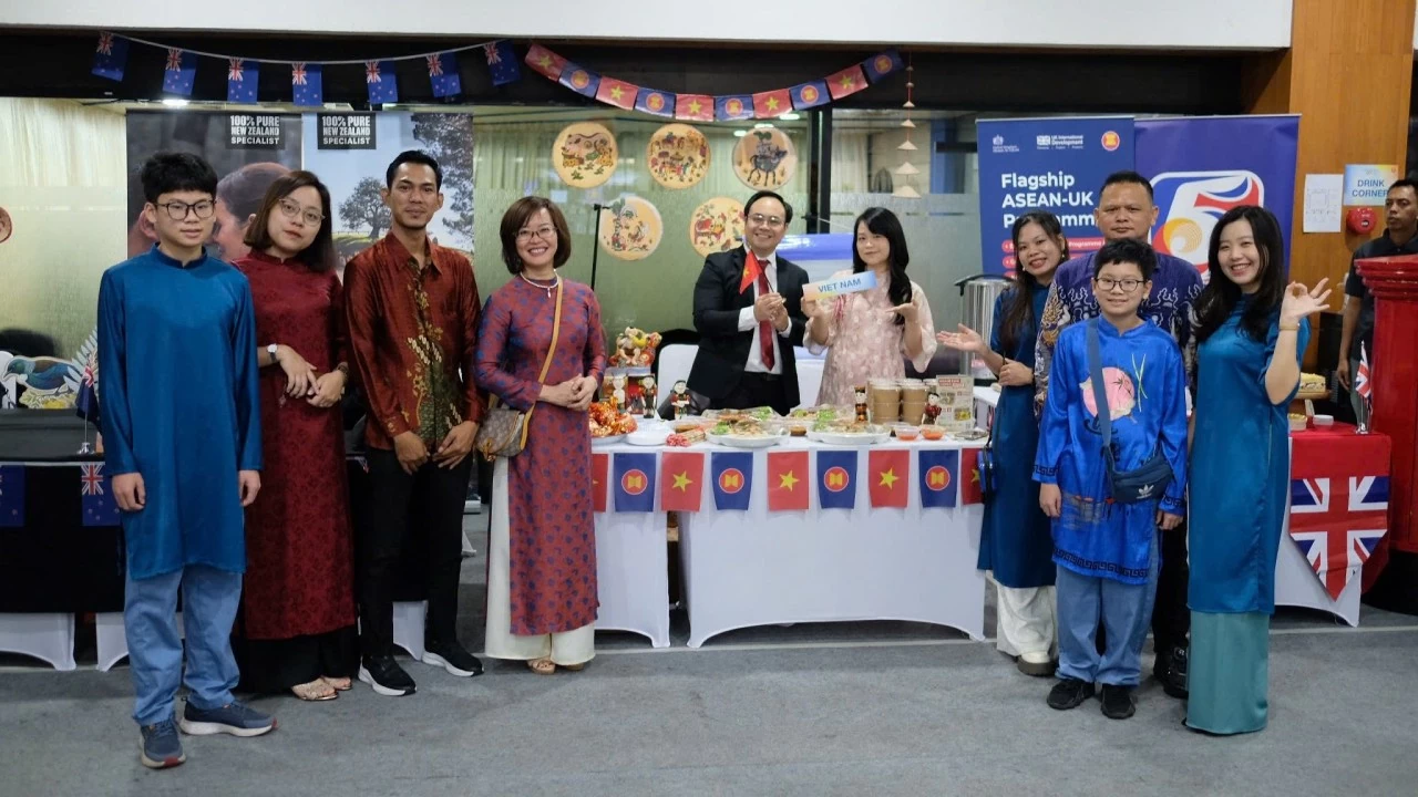 59 năm ASEAN vun đắp đoàn kết và hợp tác 59 năm ASEAN vun đắp đoàn kết và hợp tác
