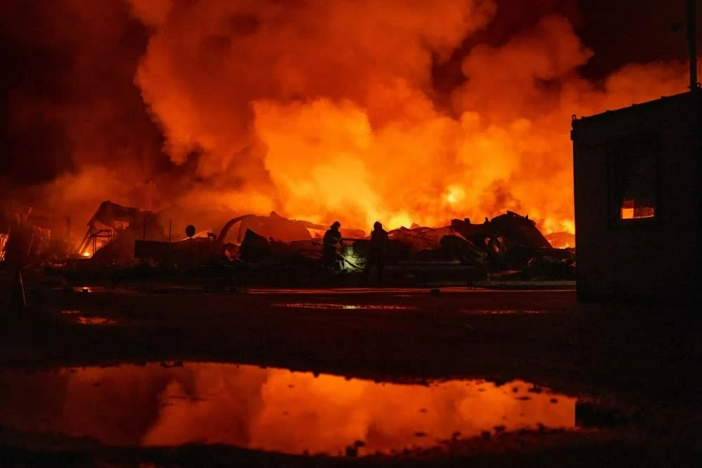 Nga tấn công kho nhiên liệu ở thủ đô Kiev, Ukraine tuyên bố không còn nhà máy nhiệt điện nào nguyên vẹn Nga tấn công kho nhiên liệu ở thủ đô Kiev, Ukraine tuyên bố không còn nhà máy nhiệt điện nào nguyên vẹn