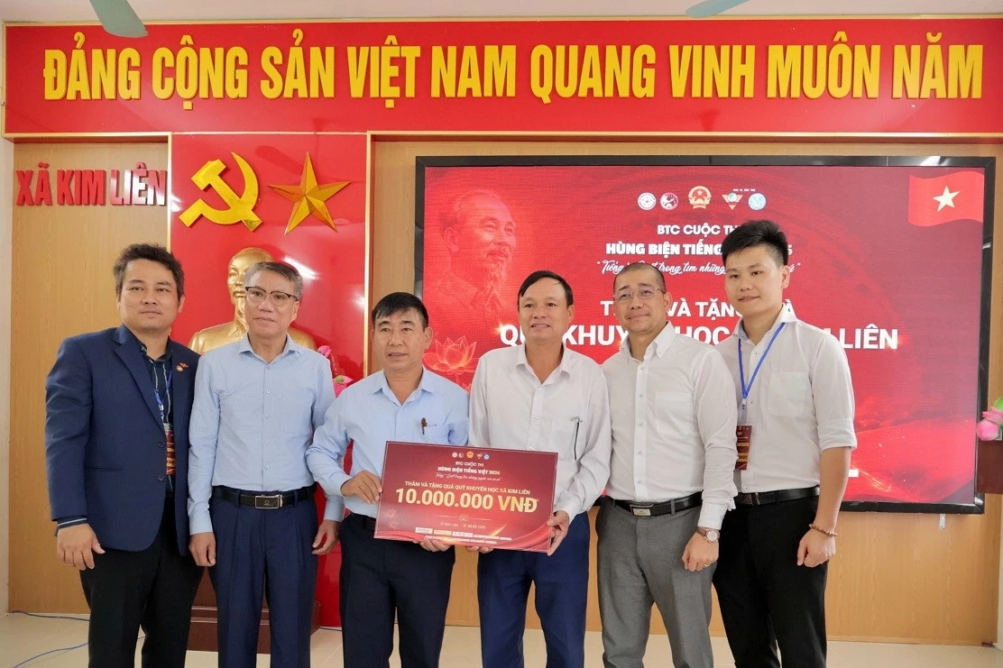 Kiều bào trẻ theo dấu chân Bác, kết nối cội nguồn và thêm yêu tiếng quê hương