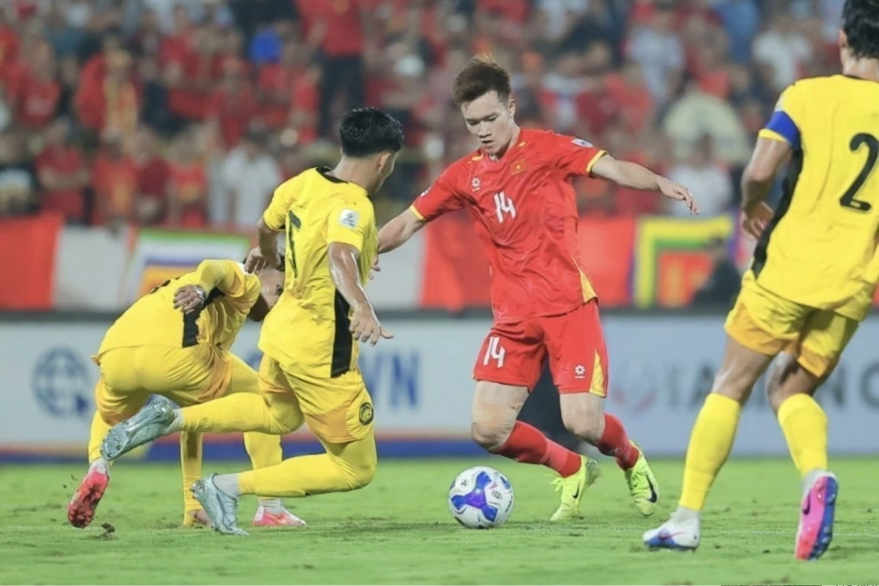 Man đối đầu giữa Việt Nam và Malaysia tại ASEAN Cup 2026 là cặp đấu nhiều duyên nợ của bóng đá Đông Nam Á thời gian gần đây. (Nguồn: TTXVN)