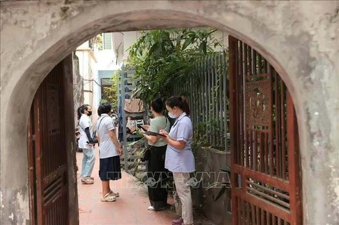 Concert ‘Giữa một vạn tour’: Phùng Khánh Linh ghi dấu bằng 25 ca khúc tự sáng tác