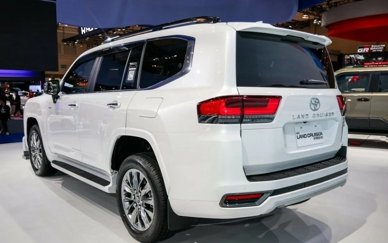 Toyota Land Cruiser Hybrid 2026 được trang bị Toyota Safety Sense 3.0.